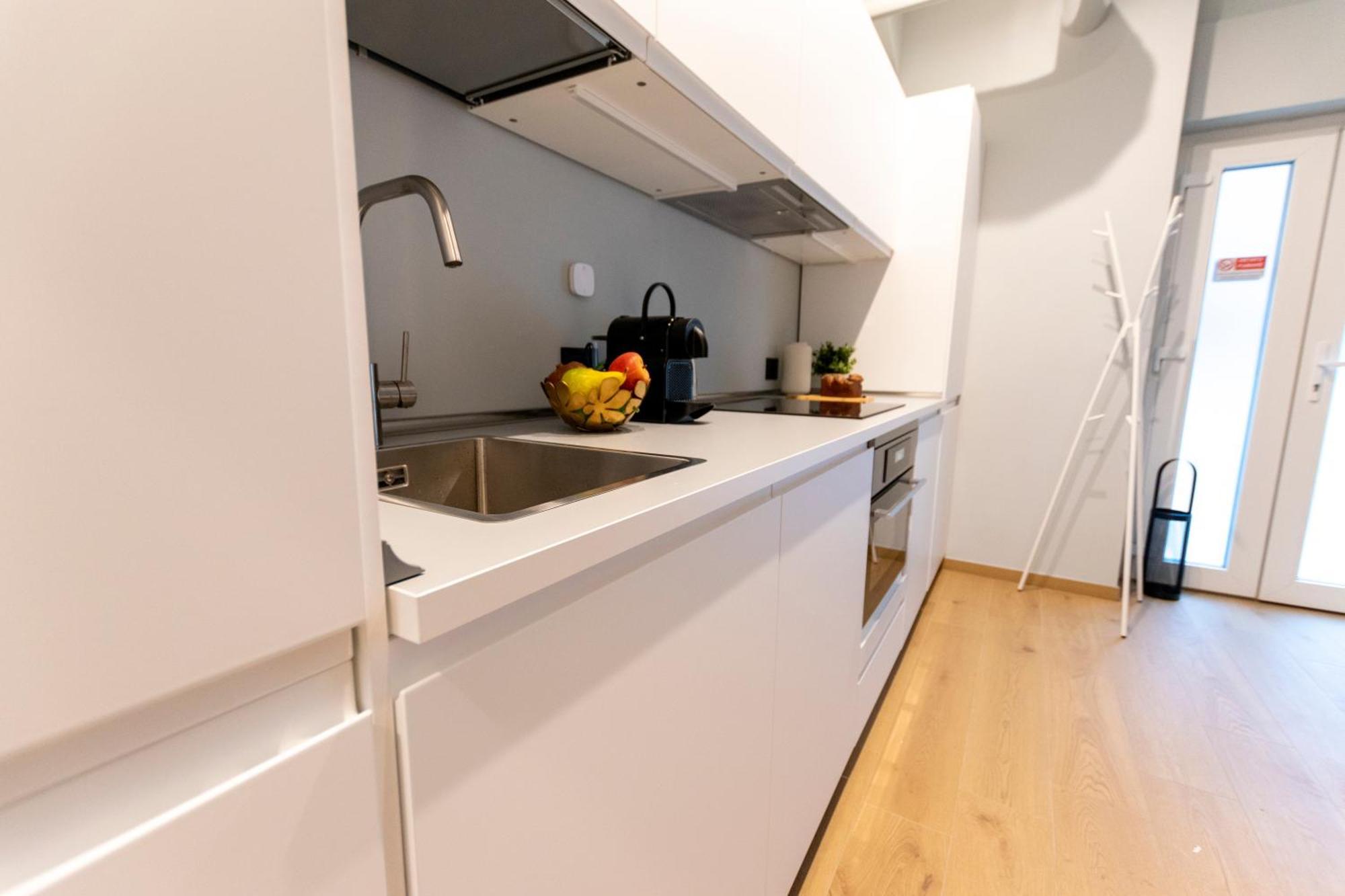 Ihost Luxury -Private Parking- Plana 4 Apartment Милано Екстериор снимка