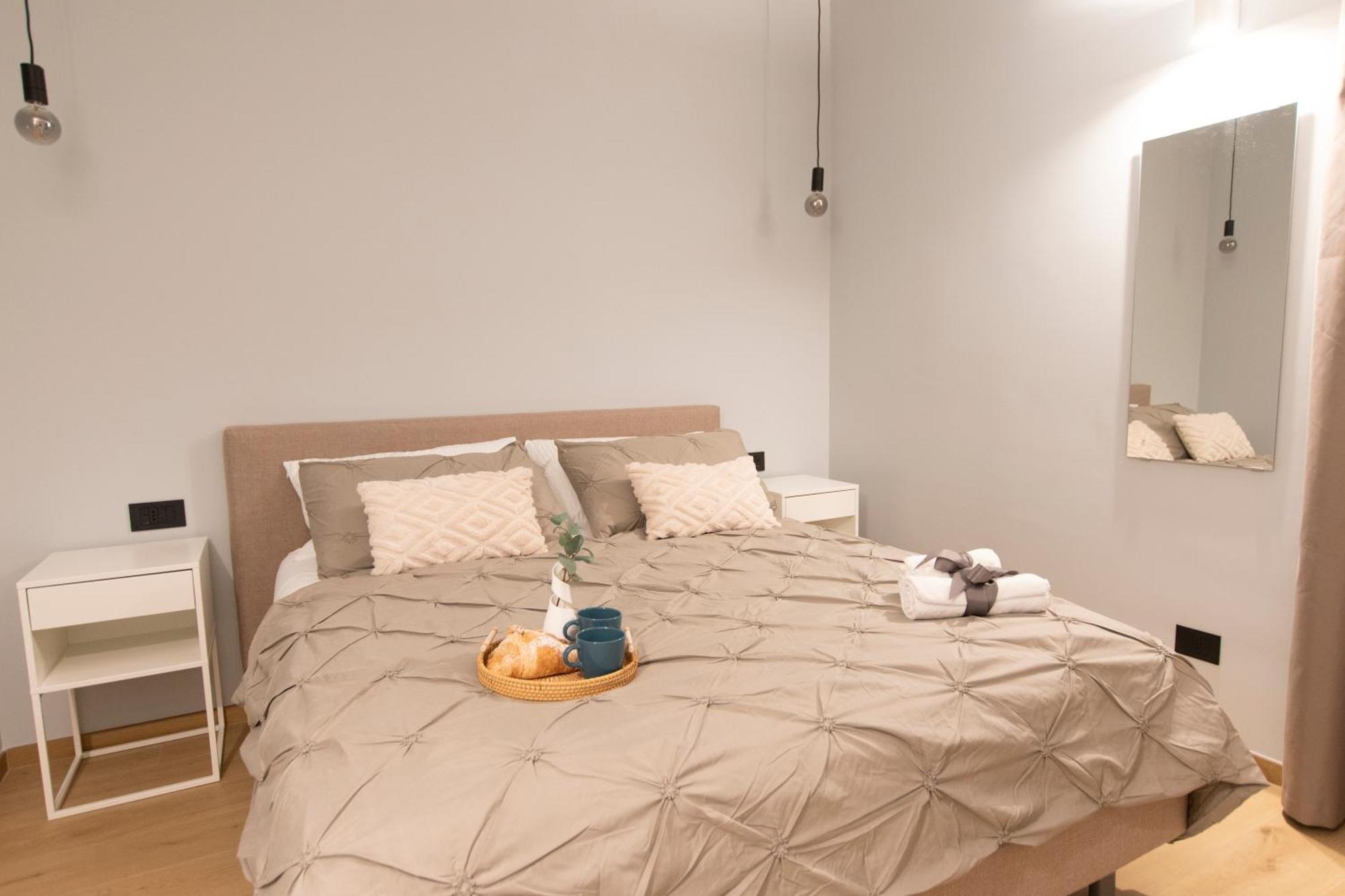 Ihost Luxury -Private Parking- Plana 4 Apartment Милано Екстериор снимка